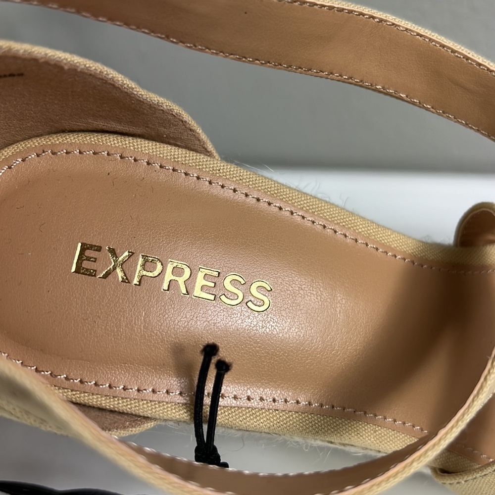 NWT Express Espadrille Wedge 6 Cream Cross Strap - Picture 11 of 12